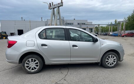 Renault Logan II, 2018 год, 779 000 рублей, 8 фотография