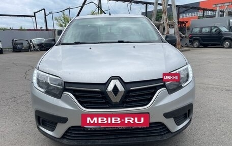 Renault Logan II, 2018 год, 779 000 рублей, 2 фотография