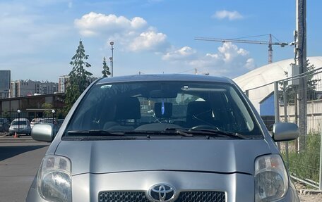 Toyota Yaris III рестайлинг, 2008 год, 400 000 рублей, 2 фотография