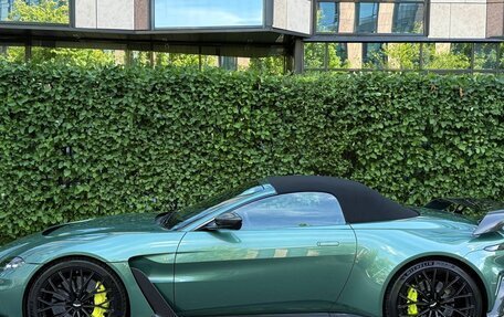 Aston Martin V12 Vantage, 2023 год, 34 000 000 рублей, 4 фотография