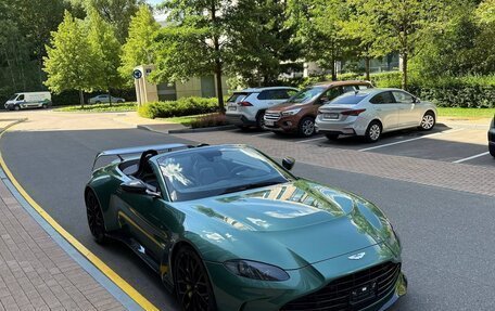 Aston Martin V12 Vantage, 2023 год, 34 000 000 рублей, 9 фотография