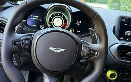 Aston Martin V12 Vantage, 2023 год, 34 000 000 рублей, 30 фотография