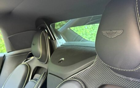 Aston Martin V12 Vantage, 2023 год, 34 000 000 рублей, 28 фотография