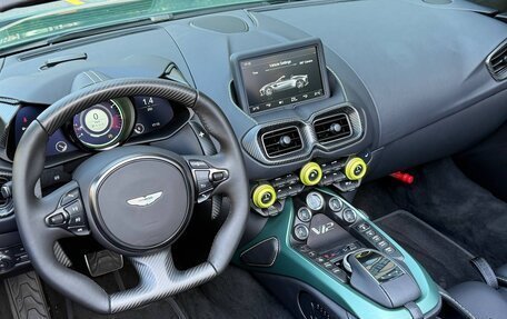 Aston Martin V12 Vantage, 2023 год, 34 000 000 рублей, 36 фотография