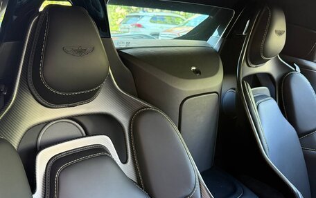 Aston Martin V12 Vantage, 2023 год, 34 000 000 рублей, 35 фотография