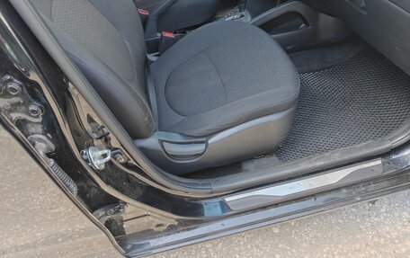 KIA Rio III рестайлинг, 2012 год, 990 000 рублей, 39 фотография