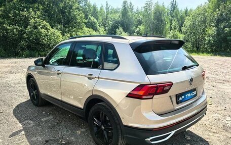 Volkswagen Tiguan II, 2021 год, 2 850 000 рублей, 3 фотография