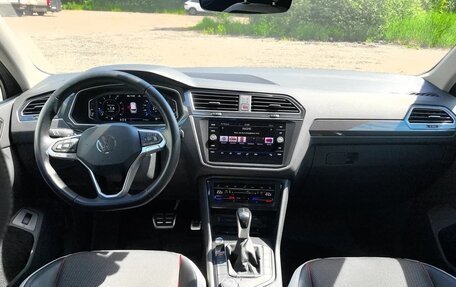 Volkswagen Tiguan II, 2021 год, 2 850 000 рублей, 12 фотография