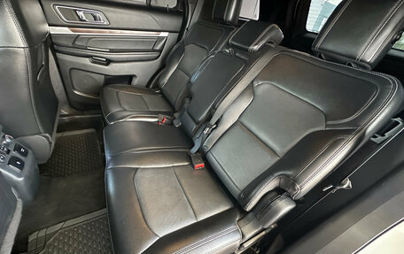 Ford Explorer VI, 2016 год, 1 895 000 рублей, 11 фотография