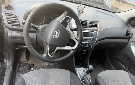 Hyundai Solaris II рестайлинг, 2012 год, 260 000 рублей, 9 фотография