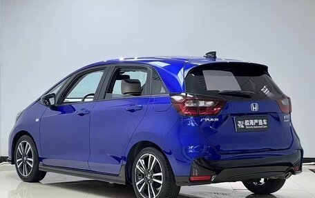Honda Fit, 2023 год, 1 174 010 рублей, 2 фотография