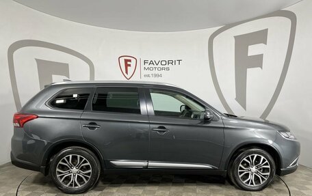 Mitsubishi Outlander III рестайлинг 3, 2018 год, 1 849 000 рублей, 4 фотография