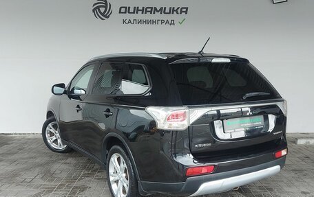 Mitsubishi Outlander III рестайлинг 3, 2014 год, 1 369 000 рублей, 3 фотография