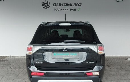 Mitsubishi Outlander III рестайлинг 3, 2014 год, 1 369 000 рублей, 8 фотография