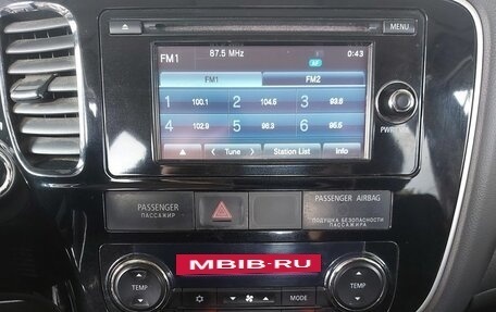 Mitsubishi Outlander III рестайлинг 3, 2014 год, 1 369 000 рублей, 10 фотография