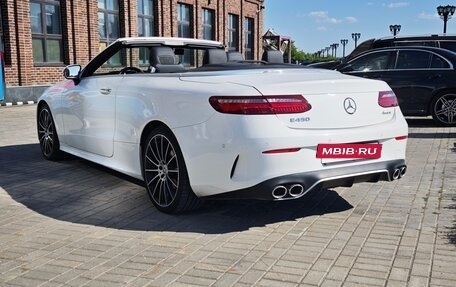 Mercedes-Benz E-Класс, 2019 год, 5 900 000 рублей, 4 фотография