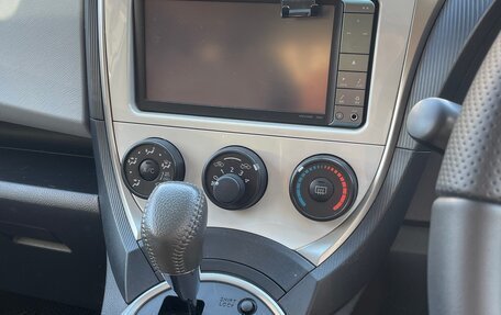 Toyota Ractis II, 2011 год, 820 000 рублей, 8 фотография