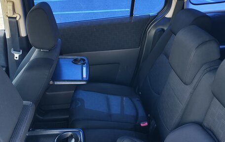 Mazda 5 I рестайлинг, 2007 год, 700 000 рублей, 16 фотография