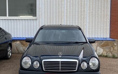 Mercedes-Benz E-Класс, 1997 год, 460 000 рублей, 2 фотография