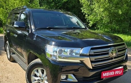 Toyota Land Cruiser 200, 2015 год, 5 350 000 рублей, 2 фотография