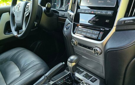 Toyota Land Cruiser 200, 2015 год, 5 350 000 рублей, 30 фотография