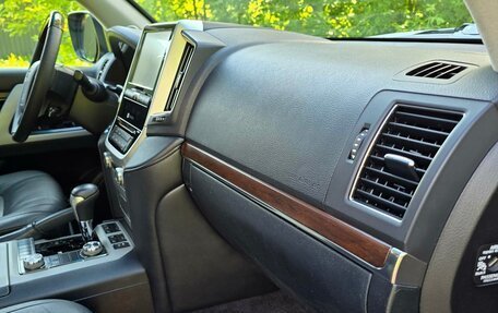 Toyota Land Cruiser 200, 2015 год, 5 350 000 рублей, 32 фотография