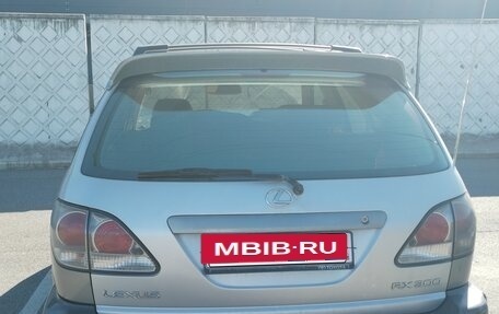 Lexus RX IV рестайлинг, 2001 год, 560 000 рублей, 6 фотография