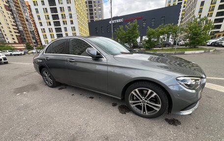 Mercedes-Benz E-Класс, 2021 год, 4 400 000 рублей, 6 фотография