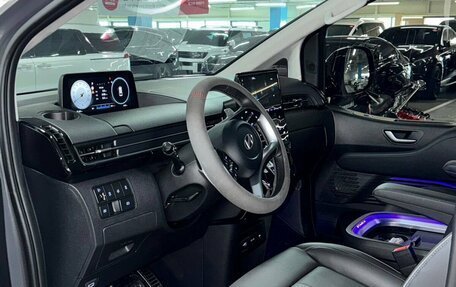 Hyundai Staria, 2024 год, 8 490 000 рублей, 12 фотография