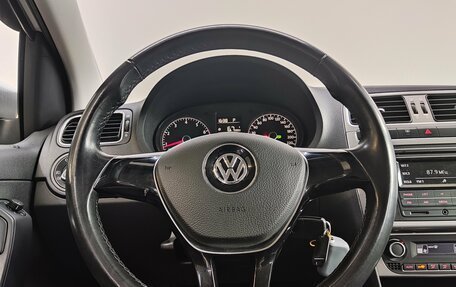 Volkswagen Polo VI (EU Market), 2015 год, 1 050 000 рублей, 9 фотография