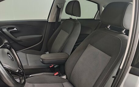 Volkswagen Polo VI (EU Market), 2015 год, 1 050 000 рублей, 15 фотография