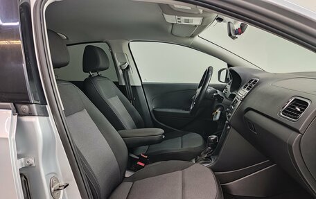 Volkswagen Polo VI (EU Market), 2015 год, 1 050 000 рублей, 18 фотография