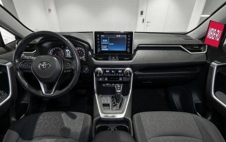 Toyota RAV4, 2020 год, 2 795 000 рублей, 8 фотография