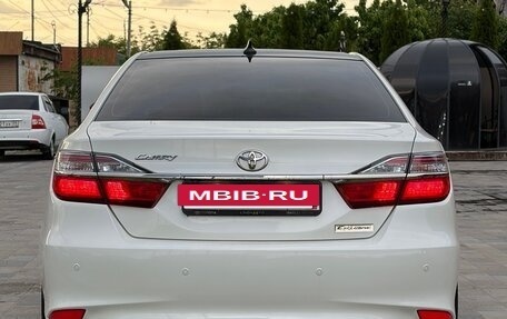 Toyota Camry, 2017 год, 2 300 000 рублей, 3 фотография