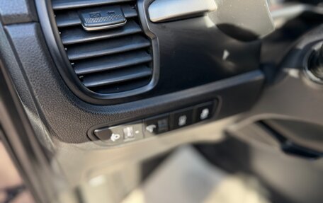 KIA Rio IV, 2018 год, 1 399 000 рублей, 8 фотография