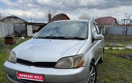 Toyota Platz, 2000 год, 370 000 рублей, 1 фотография
