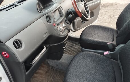 Toyota Sienta I, 2012 год, 800 000 рублей, 6 фотография