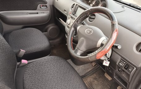 Toyota Sienta I, 2012 год, 800 000 рублей, 5 фотография