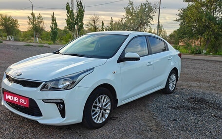 KIA Rio IV, 2019 год, 1 400 000 рублей, 3 фотография