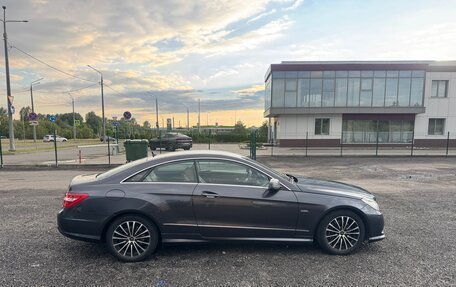 Mercedes-Benz E-Класс, 2010 год, 1 350 000 рублей, 2 фотография