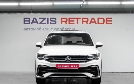 Volkswagen Tiguan II, 2022 год, 3 600 000 рублей, 3 фотография