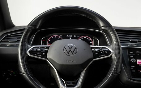 Volkswagen Tiguan II, 2022 год, 3 600 000 рублей, 22 фотография