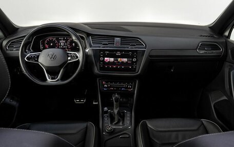Volkswagen Tiguan II, 2022 год, 3 600 000 рублей, 21 фотография