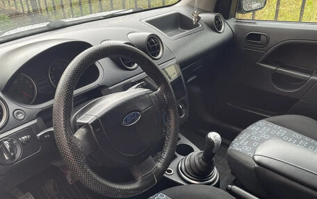 Ford Fiesta, 2005 год, 165 000 рублей, 4 фотография