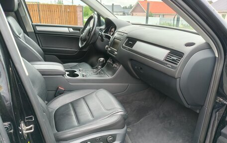 Volkswagen Touareg III, 2012 год, 1 990 000 рублей, 10 фотография