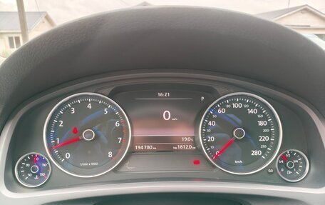 Volkswagen Touareg III, 2012 год, 1 990 000 рублей, 13 фотография