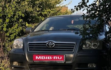 Toyota Avensis III рестайлинг, 2004 год, 510 000 рублей, 1 фотография