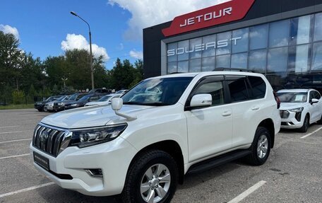 Toyota Land Cruiser Prado 150 рестайлинг 2, 2019 год, 4 579 000 рублей, 2 фотография