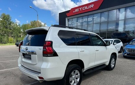 Toyota Land Cruiser Prado 150 рестайлинг 2, 2019 год, 4 579 000 рублей, 6 фотография