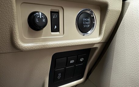 Toyota Land Cruiser Prado 150 рестайлинг 2, 2019 год, 4 579 000 рублей, 17 фотография
